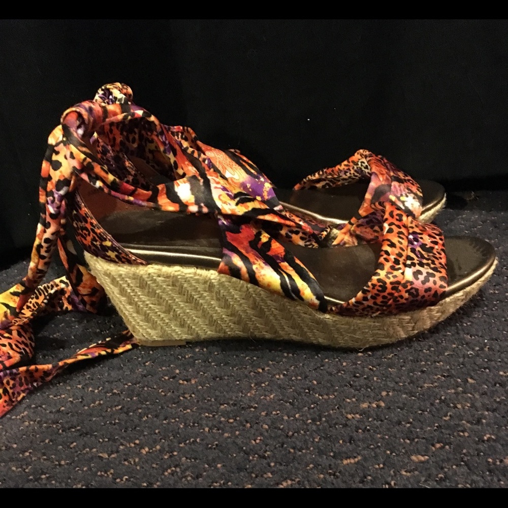 NWOT Impo Platform tie sandals